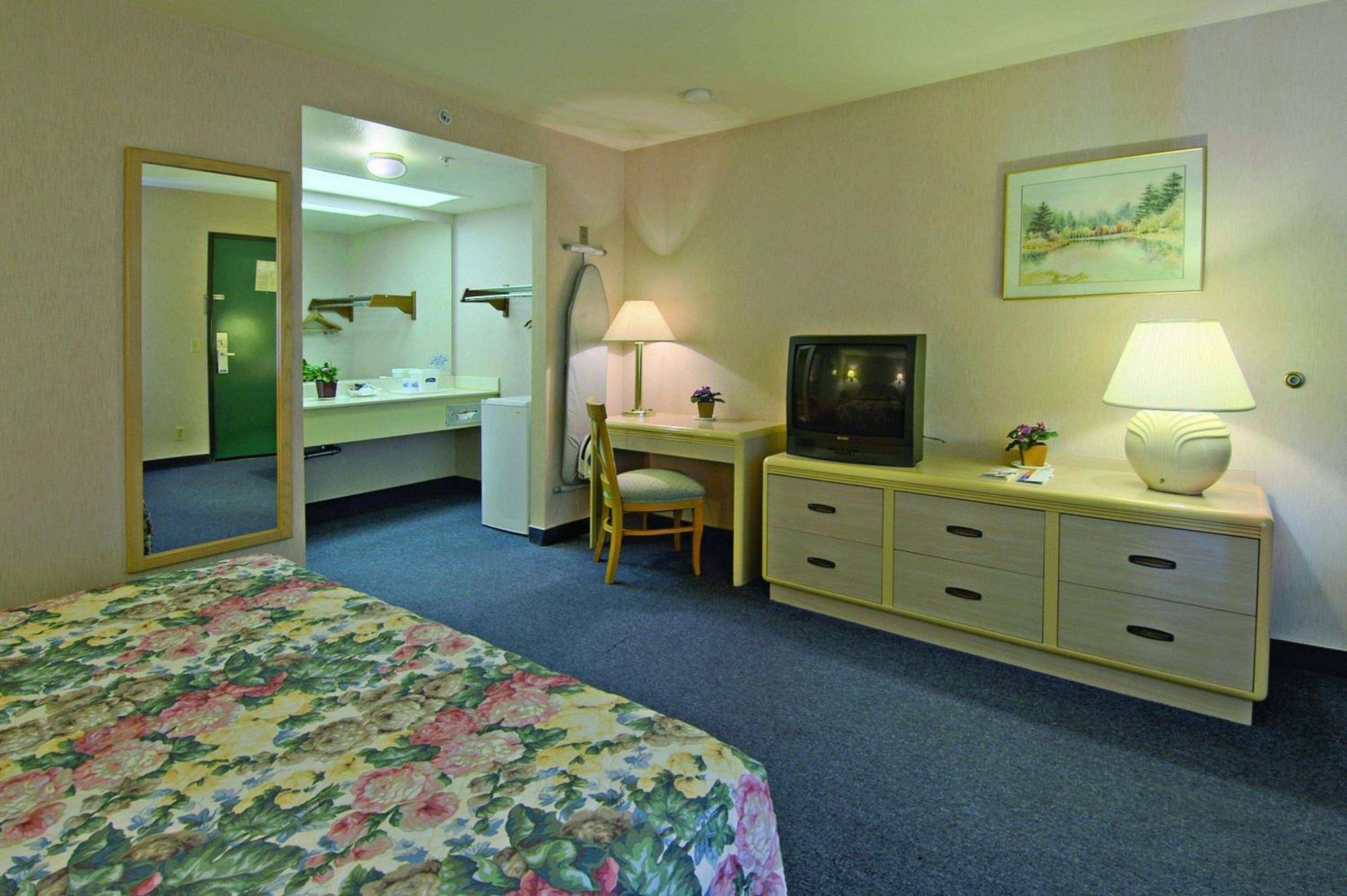 Howard Johnson By Wyndham Norco Kültér fotó