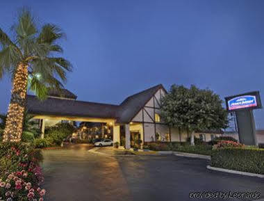 Howard Johnson By Wyndham Norco Kültér fotó